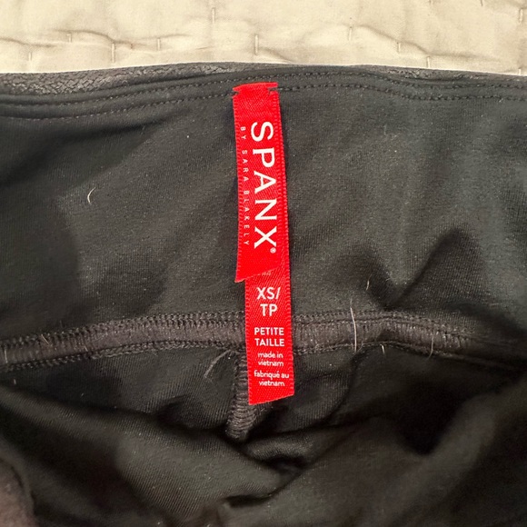 Spanx leather leggings XSP - Picture 3 of 4